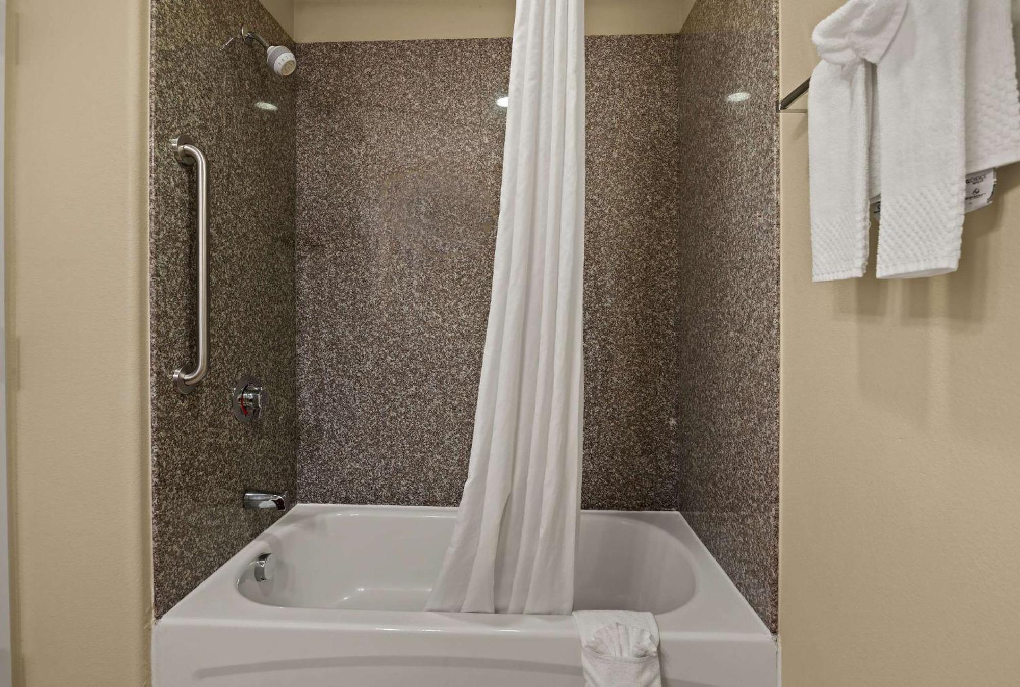 Mainstay Suites Houma Extérieur photo